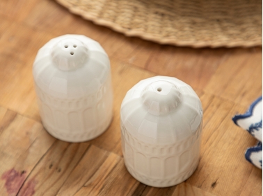 2 Pieces Fungo Porcelain Salt and Pepper Shaker Set 5.5 x 5.5 x 7.6 Cm - White
