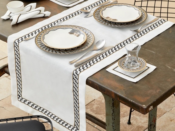 7 Pieces Danea Zeugma Embroidered Runner 40 x 140 cm With Coasters - Black  