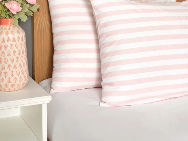 2 Pieces Strawberry Single Fitted Sheet Set 100 x 200 + 30 cm - Pink / White