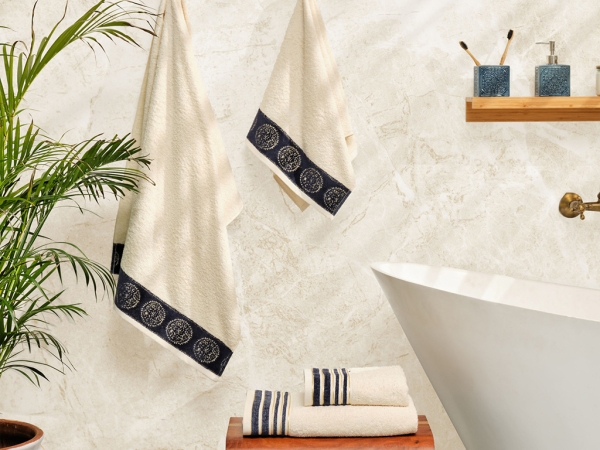 4 Pieces Minka Cotton Towel Set - Off White / Navy Blue