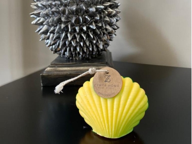 Cocktail Wax Oyster Sandalwood Decorative Candle 6 x 8 cm - Yellow