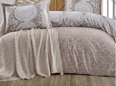Polka Double Pompom Knitted Blanket 220 x 240 cm - Beige / Off White
