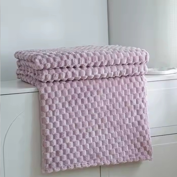 Velvet Plush Throw Blanket For All Seasons 200 x 230 cm - Lilac