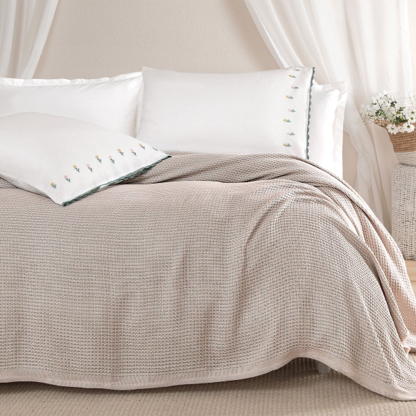 4 Pieces Brie Embroidered Crepe Double Pique Set 200 x 220 cm - Sage Green