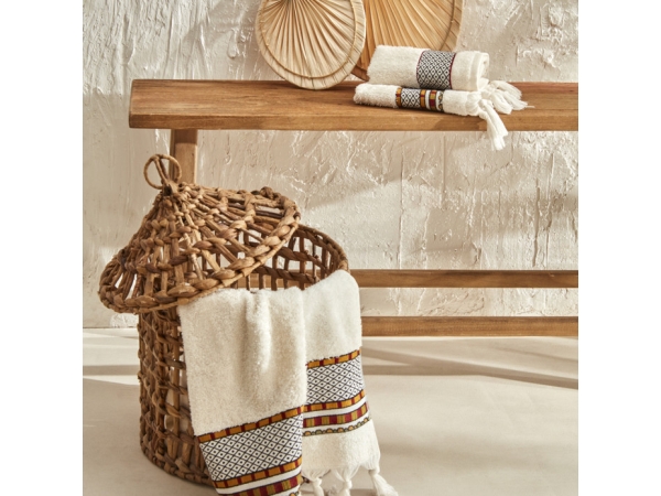 3 Pieces Arslantepe Jacquard Towel Set 50 x 90 + 50 x 50 cm - Ecru