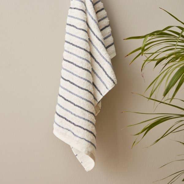 Denim Striped Face Towel 50 x 90 cm - White / Blue