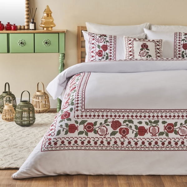 2 Pieces Satin Jolly New Year Cotton Single Duvet Cover Set 160 x 220 cm - Red / White / Green
