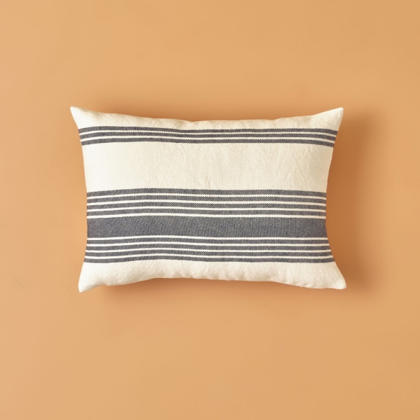 Stephen Filled Cushion 35 x 50 cm - Cream / Anthracite