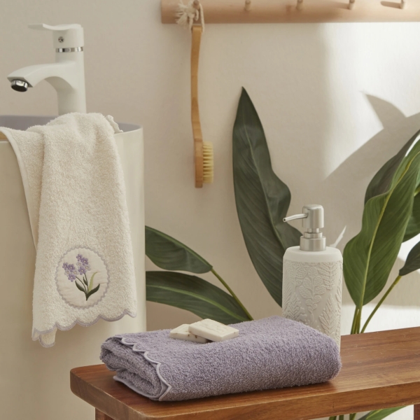 2 Pieces Lavender Embroidered Towel Set - White / Purple
