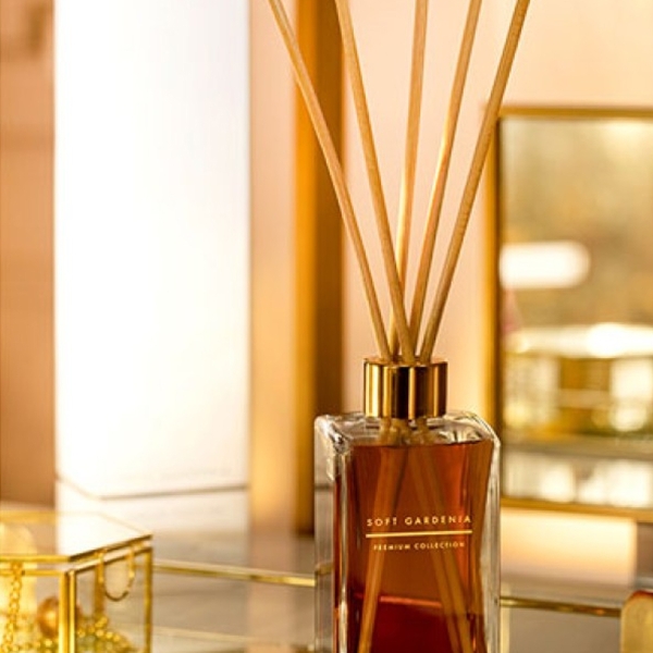 Soft Gardenia Room Fragrance with Bar 250 ml