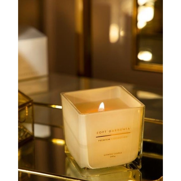 Soft Gardenia Scented Candle 200 Gr