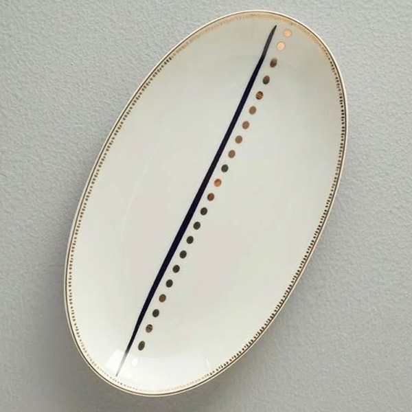 Modern Detail Bone China Boat Plate 30 cm Black