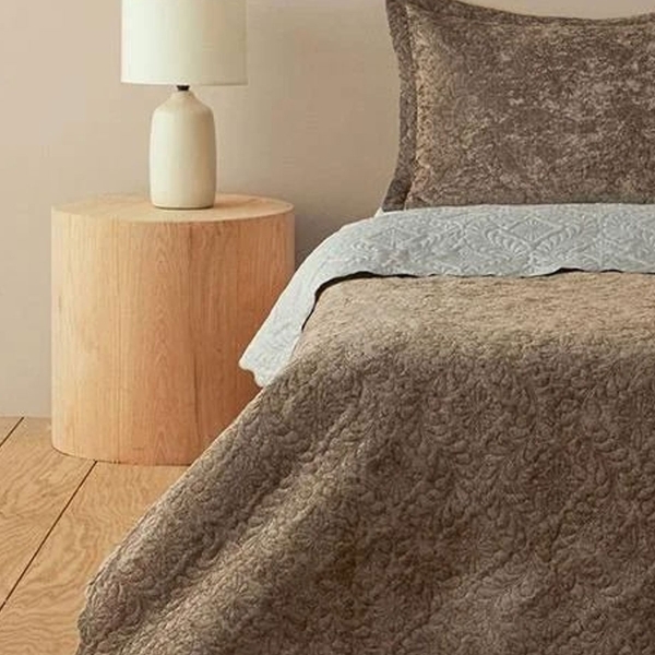 Royal Charm Velvet Double Size Bed Spread Set 200x220 cm Silver