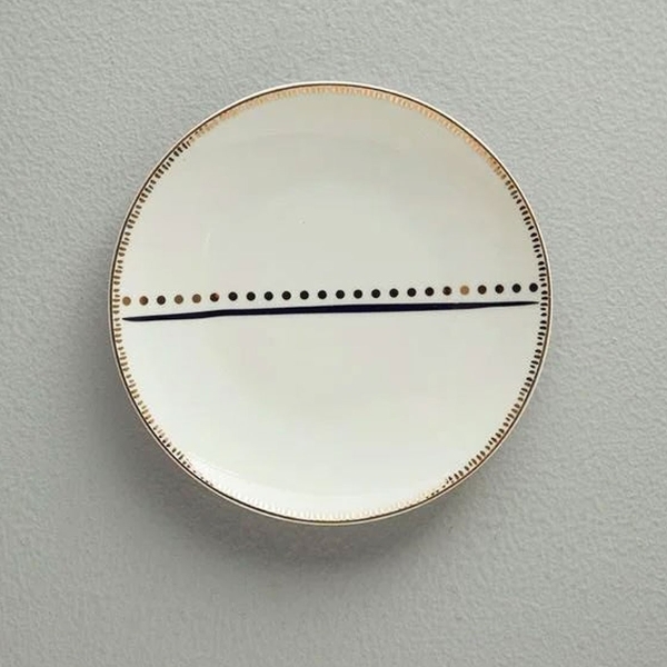 Modern Detail 1 Piece Bone China Cake Plate 20 cm Black