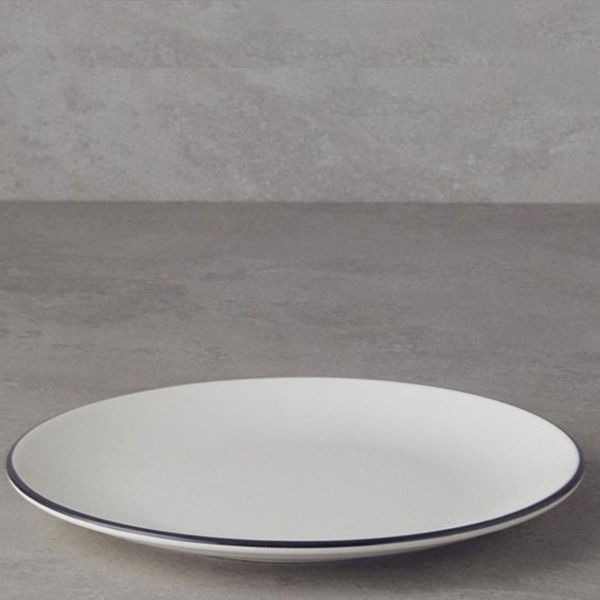 Skyline Porcelain Serving Plate 25 cm Black