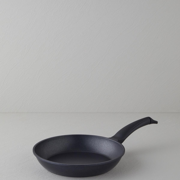 Prime Gusto Cast Iron Pan 26 cm Black